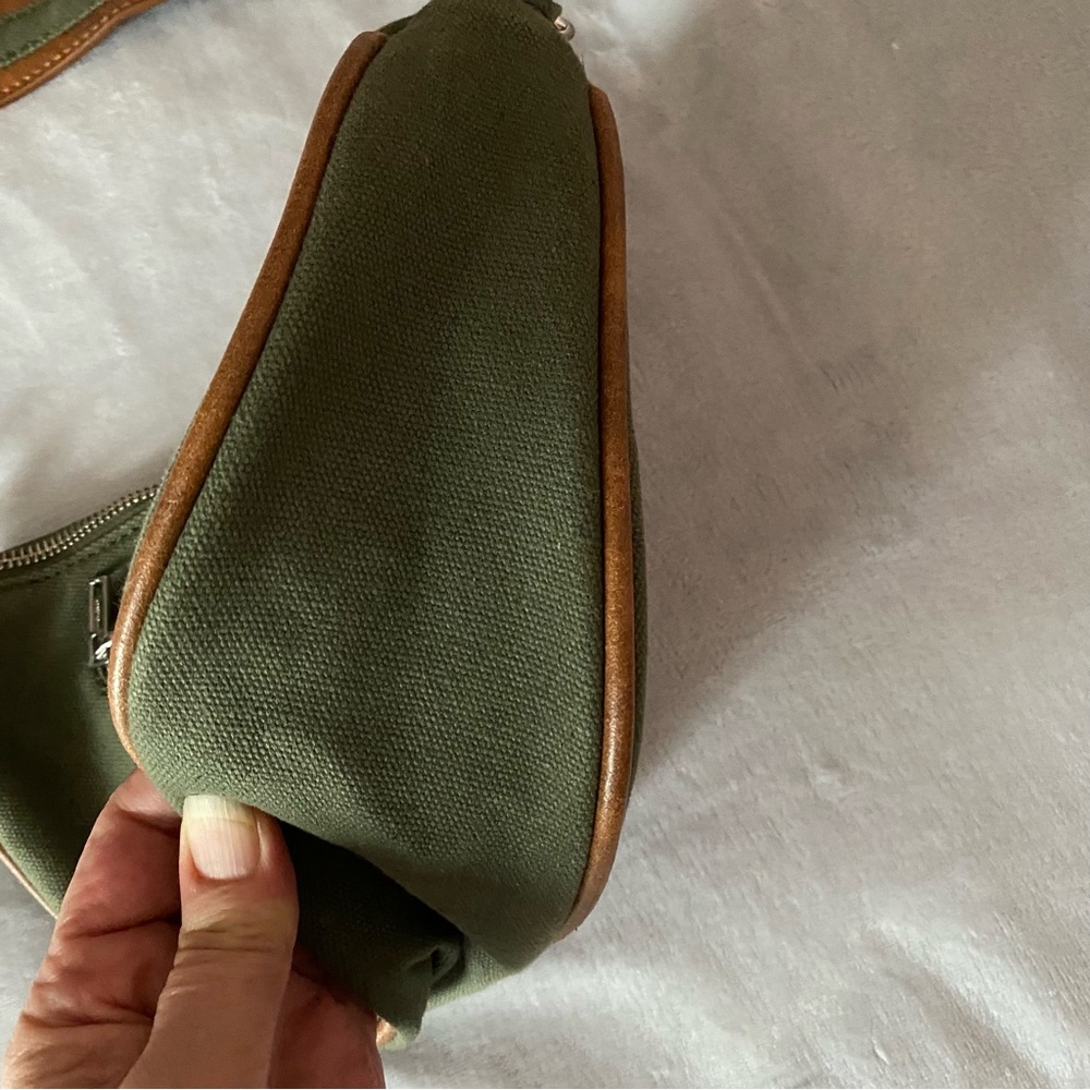 Brandy Melville green canvas shoulder bag with chain and leather strap - Picture 5 of 16